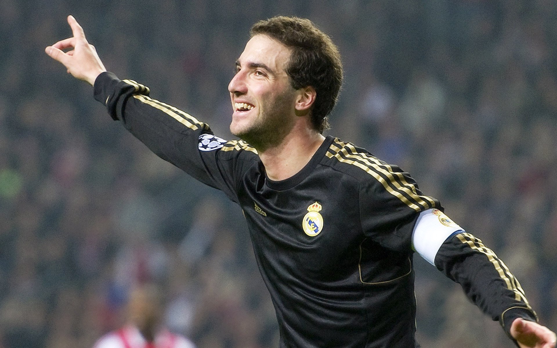 世界田径：肯尼亚运动员屡创新高，刷新赛场纪录！，肯尼亚长跑冠军